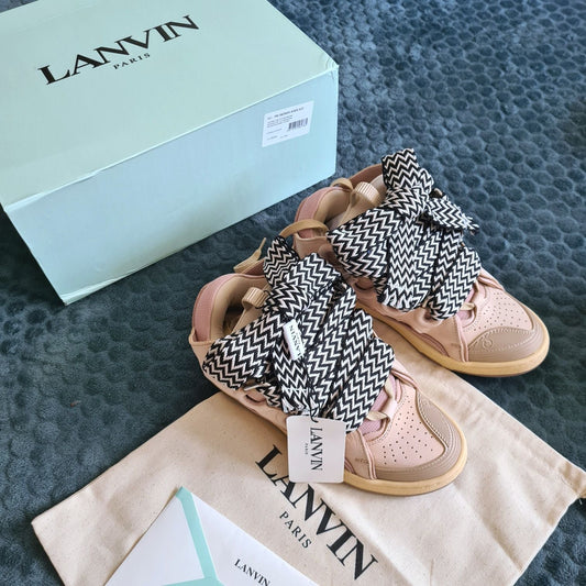 Lanvin  Curb