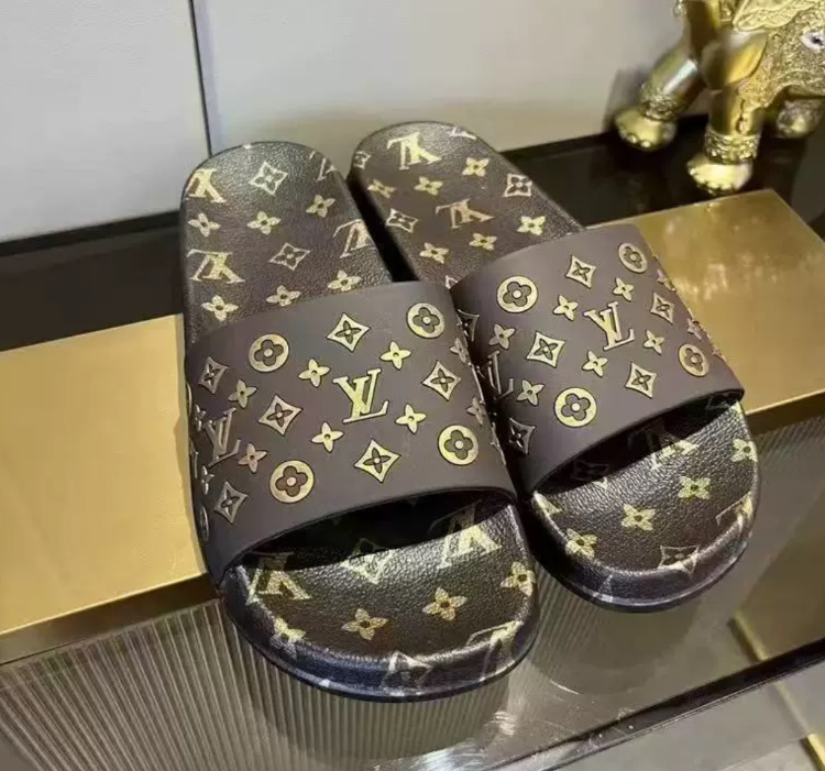 Ciabatte LOUIS VUITTON
