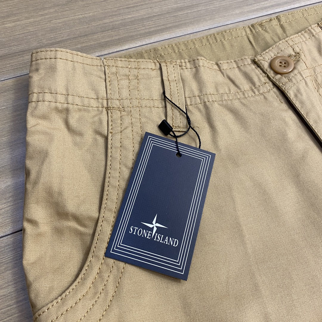 Pantaloncino Stone Island - STORM OFFICIAL STORE