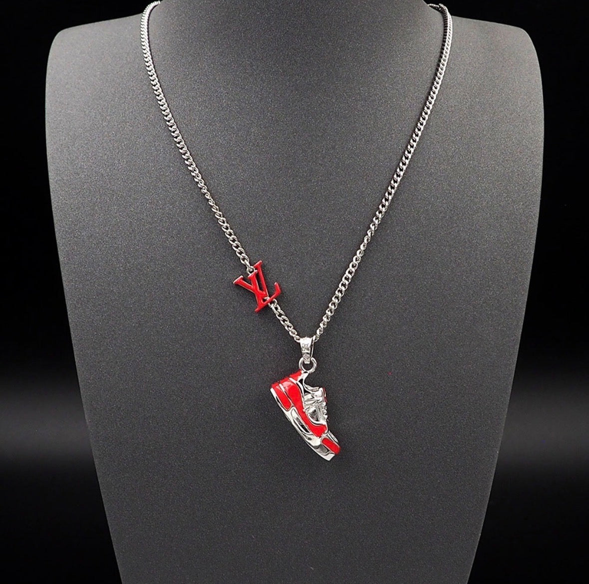 Collana Lv