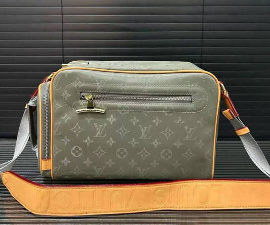 Borsello LOUIS VUITTON