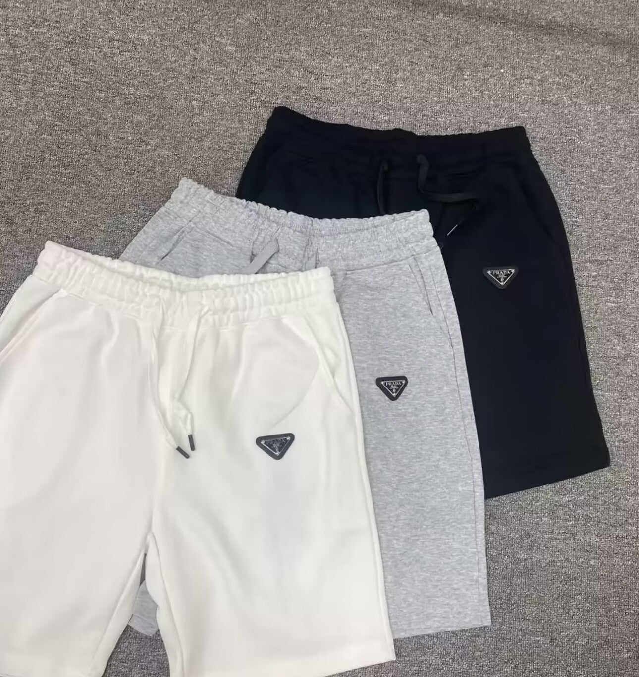 SHORTS PRADA