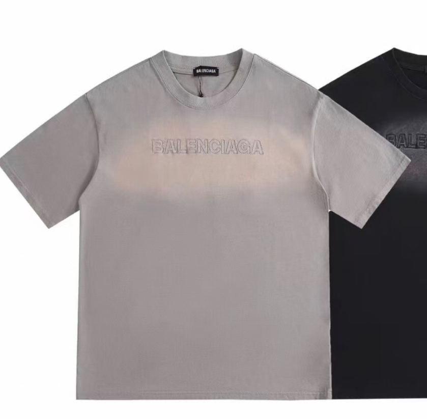 T-SHIRT BALENCIAGA