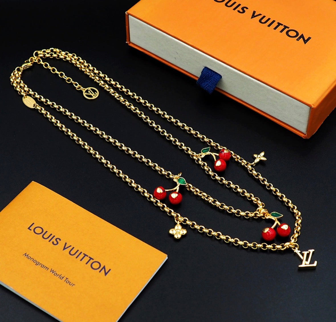 Collana Lv